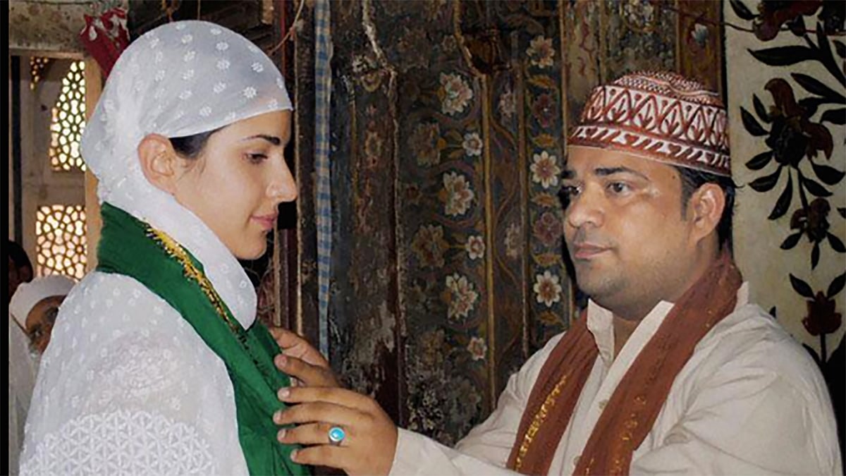 Katrina Kaif at the Salim Chishti dargah in Fatehpur Sikri (Photo courtesy: Twitter)