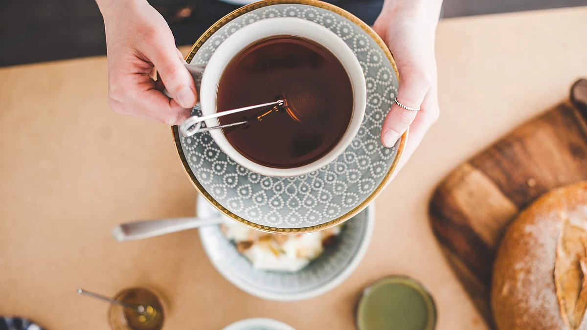 Travelling by train has now become more fun for tea lovers. (Photo: iStockphoto)