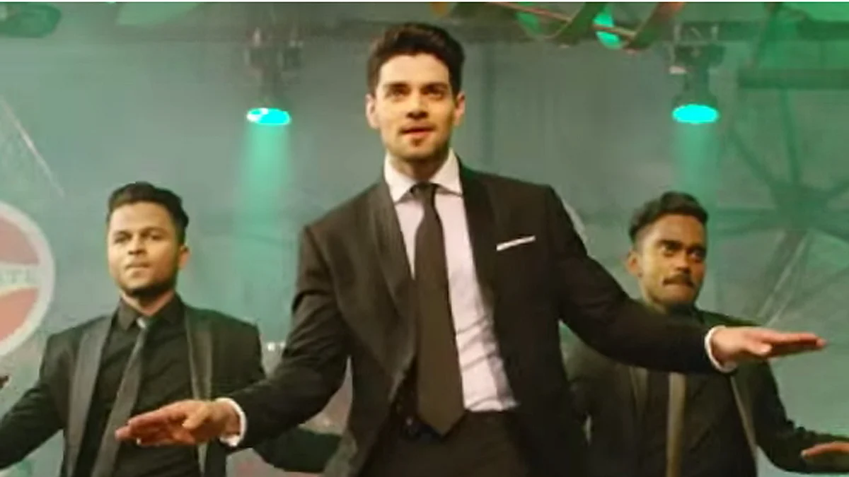 Screen grab from teaser of song. (Photo Courtesy: Youtube/<a href="https://www.youtube.com/watch?v=j9yNfx8xzK0">T-Series</a>)