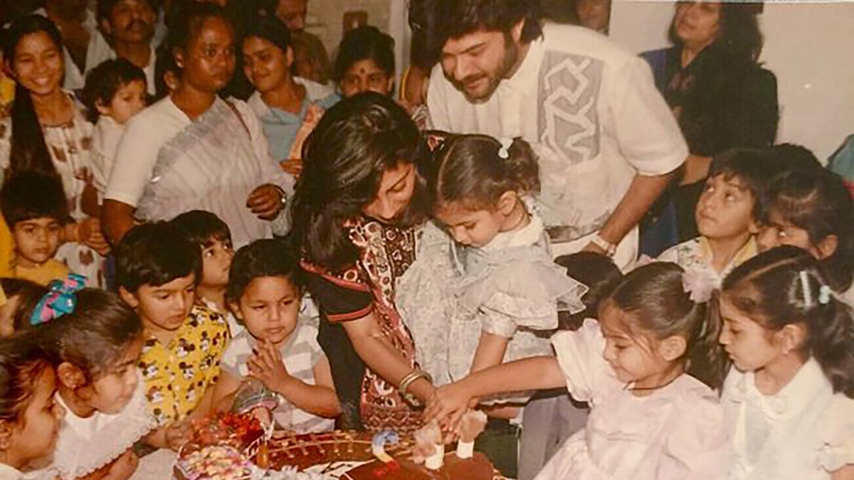 This old picture posted by Anil Kapoor has a lot of current actors. (Photo: <a href="https://twitter.com/AnilKapoor/status/705996434773024769">Twitter</a>)