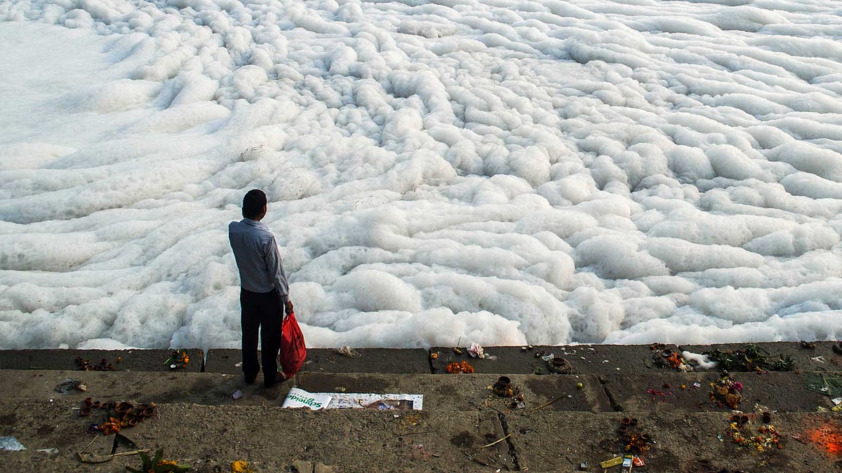 The debate around Yamuna’s conservation is back again. But before it fades away, like always, here’s a look back at how the river has been. (Photo: Aaqib Raza Khan/<b>The Quint</b>)