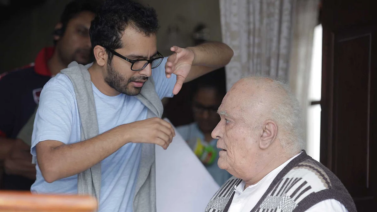 Filmmaker Shakun Batra directs Rishi Kapoor on the sets of <i>Kapoor &amp; Sons</i>