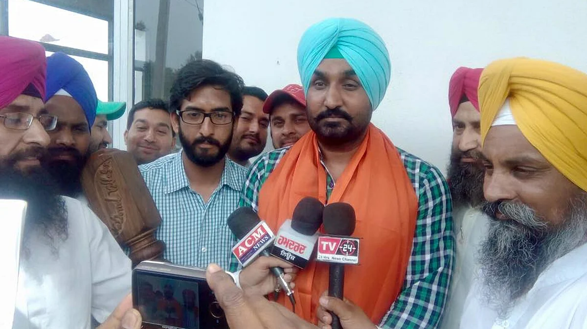 Jassi Jasraj was a member of Aam Admi Party for almost 6 years. (Photo Courtesy: Facebook/<a href="https://www.facebook.com/JasrajJassi/photos/pb.236867389734453.-2207520000.1460114064./995195373901647/?type=3&amp;theater">Jassi Jasraj</a>)