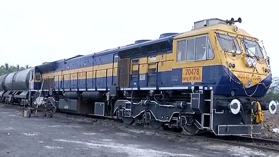 A special train carrying around five lakh litres of water reached Latur on Tuesday morning. (Photo: ANI screengrab)