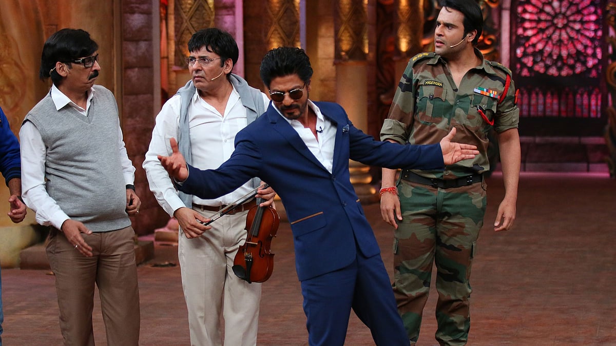 Shah Rukh Khan on the sets of <i>Comedy Nights Bachao </i>(Photo: Yogen Shah)