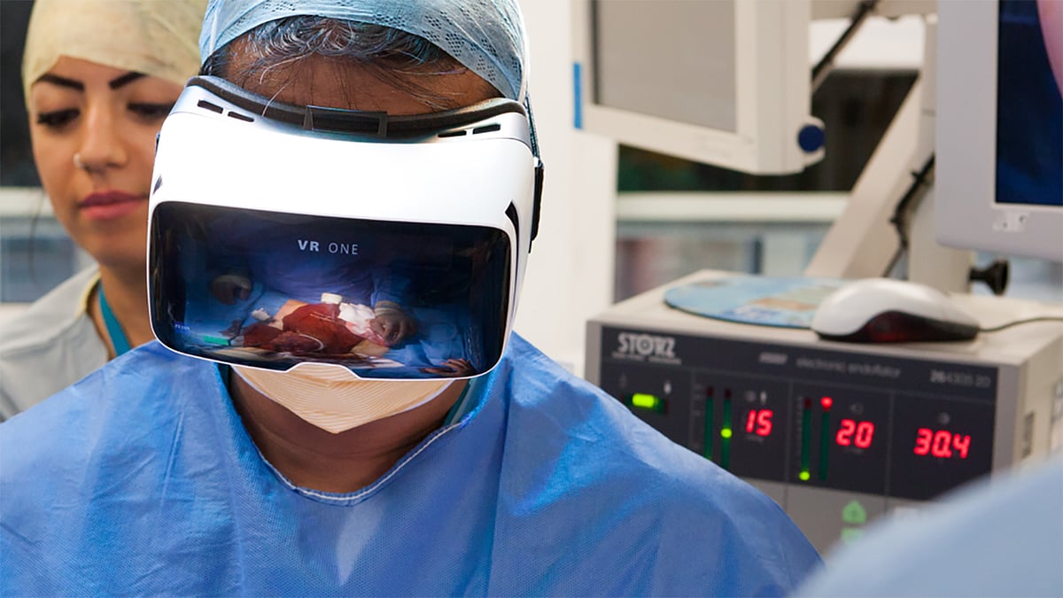 The world is turning to face  reality, virtually. (Photo Courtesy: The VRfocus) 