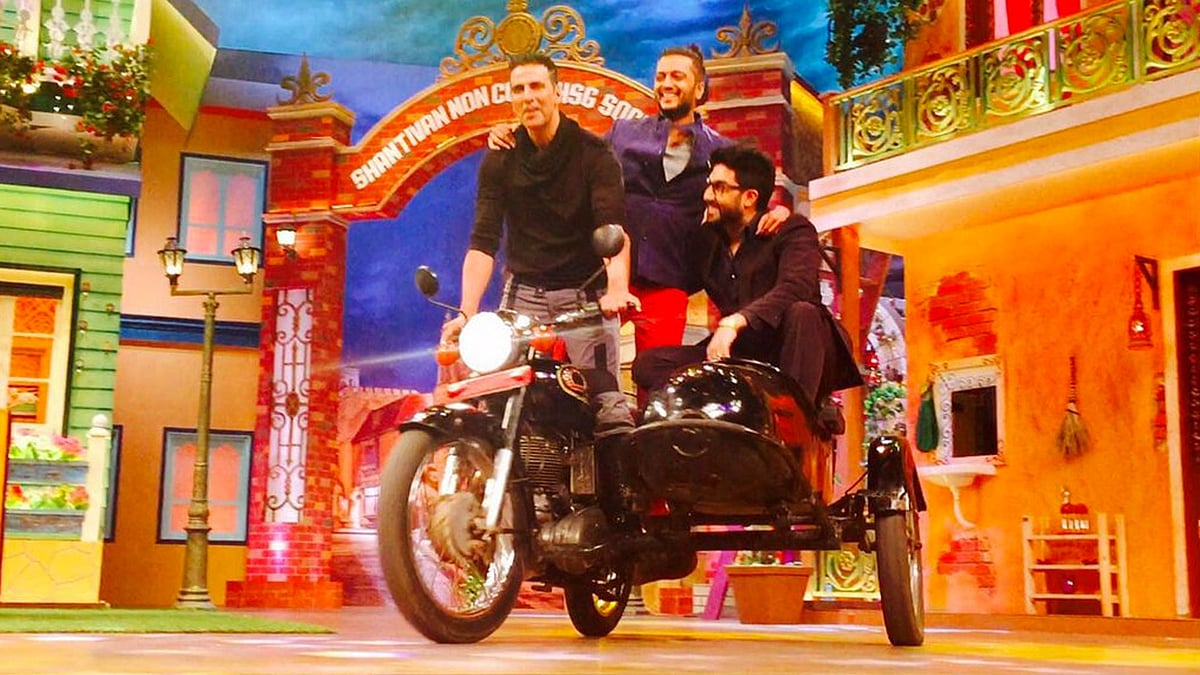 Akshay Kumar, Abhishek Bachchan and Riteish Deshmukh on the sets of <i>The Kapil Sharma Show </i>(Photo courtesy: Twitter) 