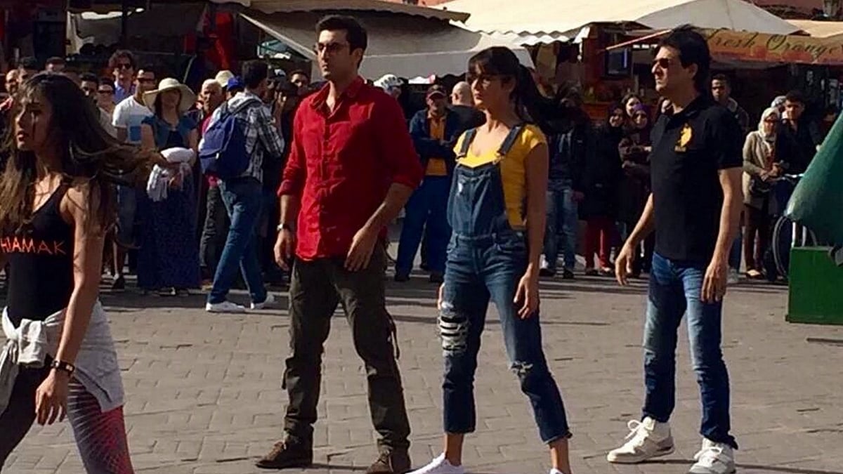 Ranbir Kapoor and Katrina on the sets of <i>Jagga Jasoos</i>. (Photo Courtesy: <a href="https://twitter.com/TanyaRkHolic">Twitter/@TanyaRkHolic</a>)