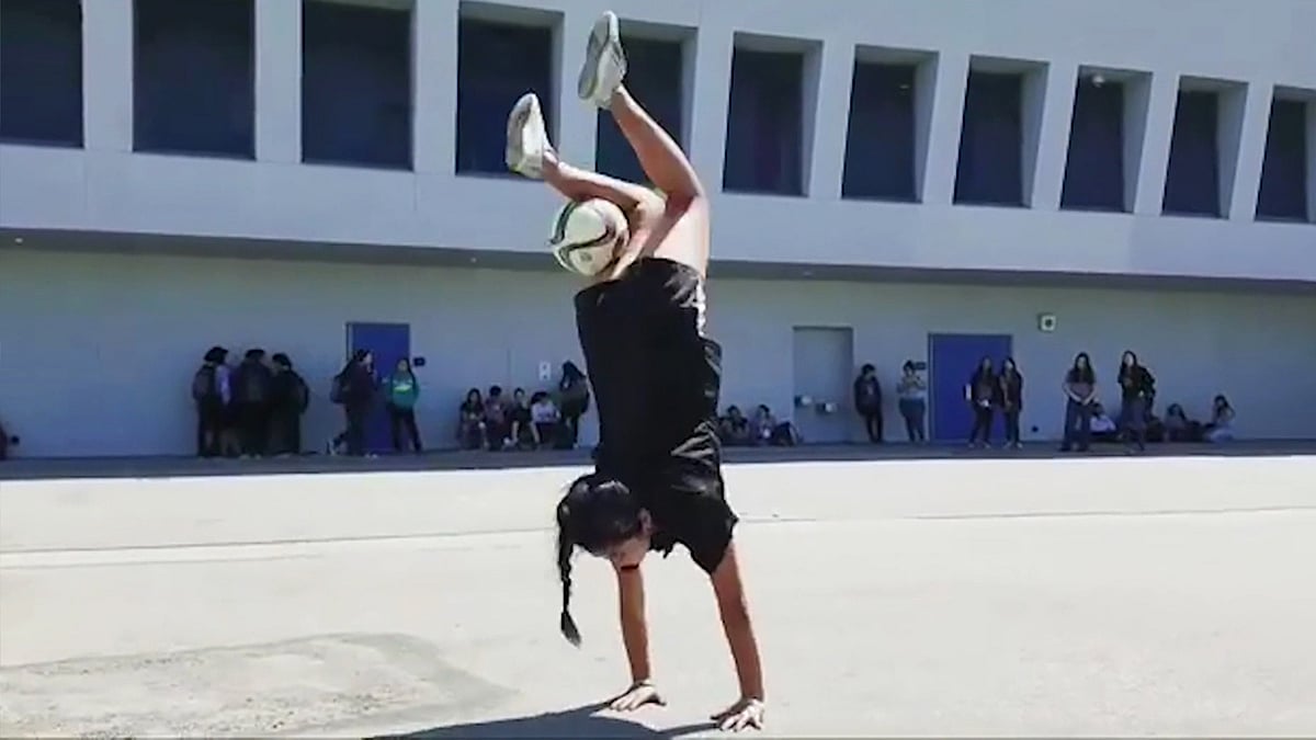 Caitlyn Schrepfer showing off her impressive freestyle football skills. (Photo: AP/Caters News screengrab)