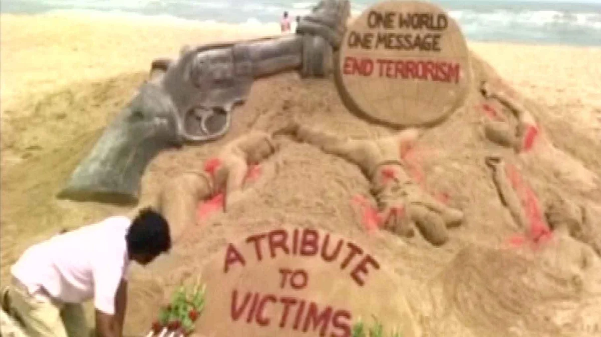 Sudarsan Pattnaik pays tribute to the victims of Orlando shooting incidence. (Photo: ANI Screengrab)