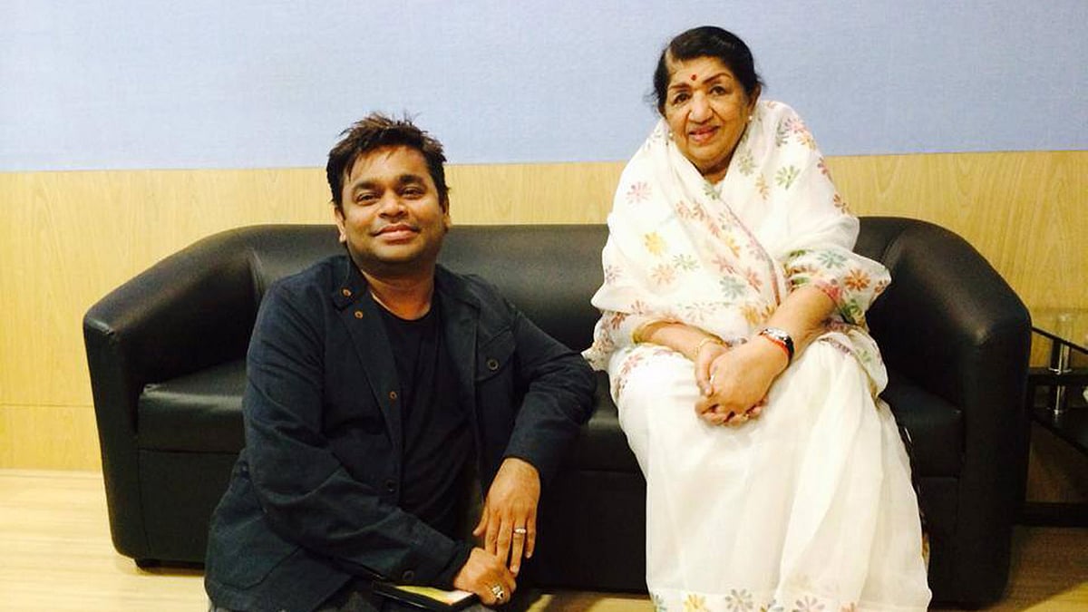 Lata Mangeshkar with AR Rahman (Photo courtesy: Facebook/ <a href="https://www.facebook.com/LataMangeshkar/timeline">Lata Mangeshkar</a>)