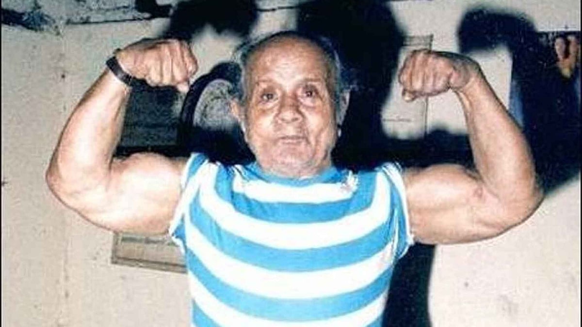 Manohar Aich continued to perform on shows till he was 89 years old. (Photo Courtesy: <a href="https://www.facebook.com/Manohar-Aich-the-MrUniverse-1952-1466789126868768/photos">Facebook/Manohar Aich</a>)