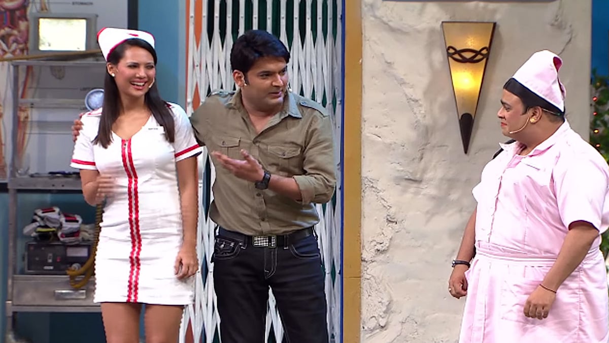 Kapil Sharma with actors playing nurses on his show (Photo Courtesy: <a href="https://www.youtube.com/watch?v=CVnH-dABvPQ">YouTube/@SETIndia</a>)