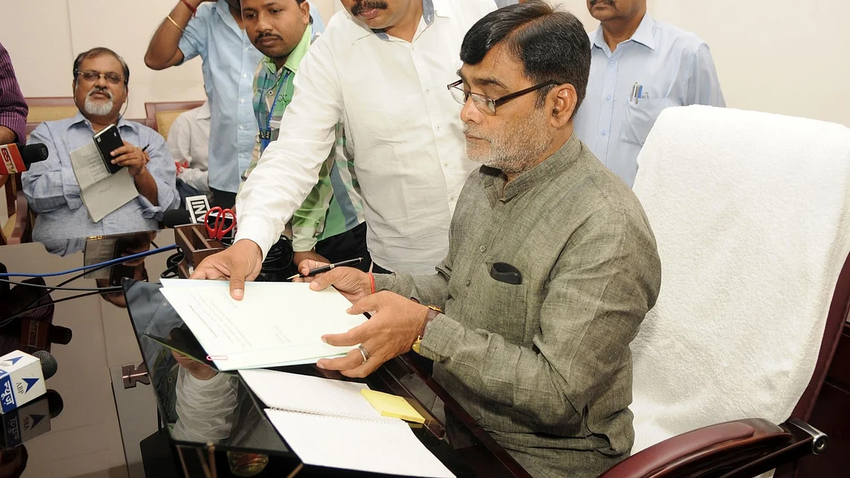 Ram Kripal Yadav takes charge as Union Minister of State for Rural Development, in New Delhi on 8 July 2016. (Photo: IANS)