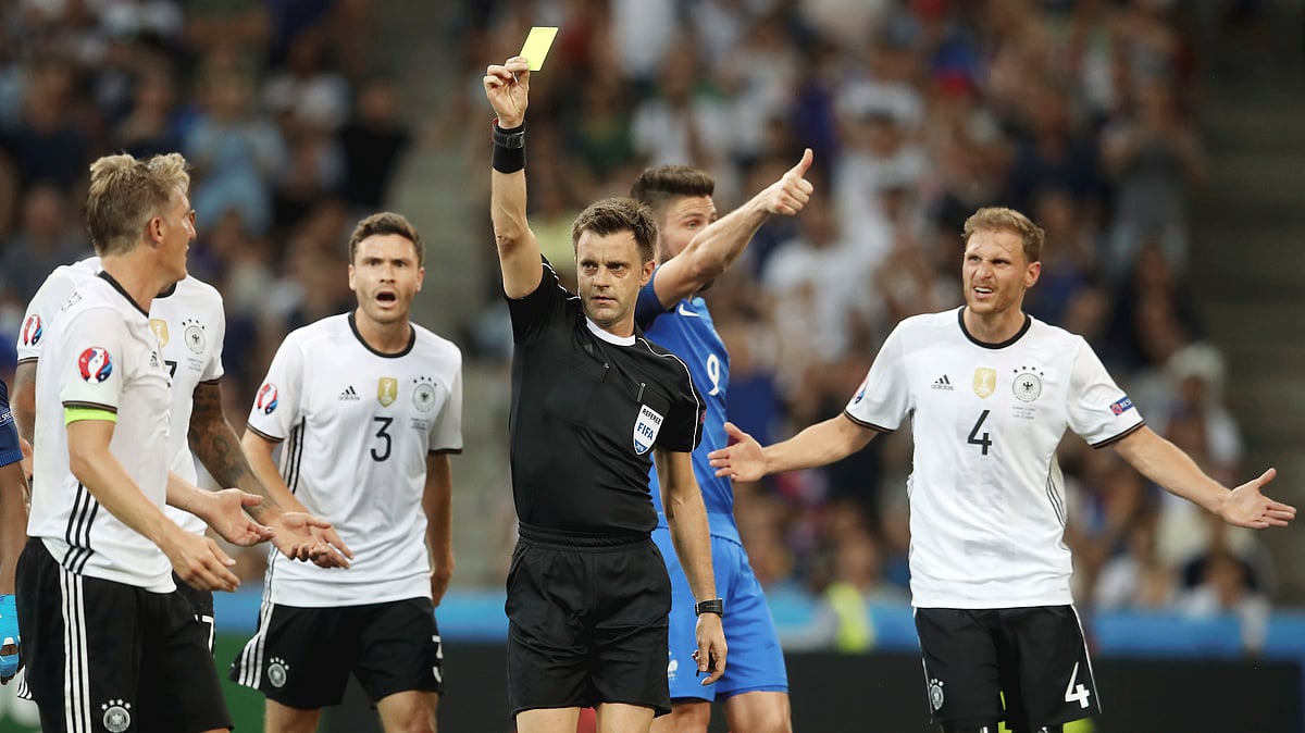 German fans felt that the Italian referee had a bias towards the French side; however, coach Loew does not agree. (Photo: AP) 