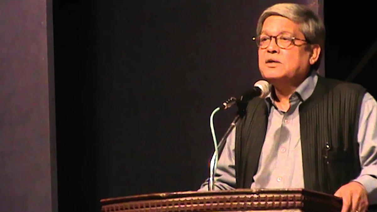 Former <i>Times of India </i>editor Dileep Padgaonkar passed away on Friday. (Photo Courtesy: YouTube/<a href="https://www.youtube.com/user/SSLAStudents">SSLAstudents</a>)