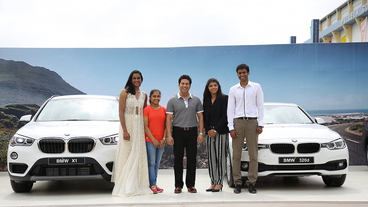 Sachin Tendulkar with Dipa Karmakar, Sakshi Malik, PV Sindhu and Pullela Gopichand. (Photo: IANS)