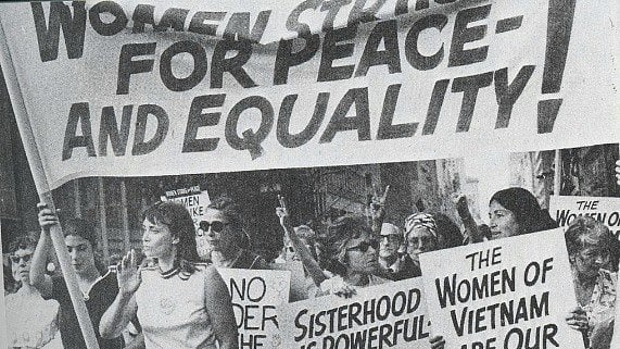 Thousands of women in the United States marched for equality and made history. (Photo: Twitter/<a href="https://twitter.com/search?f=images&amp;vertical=default&amp;q=Women%27s%20Strike%20for%20equality&amp;src=typd">History in Moments</a>)
