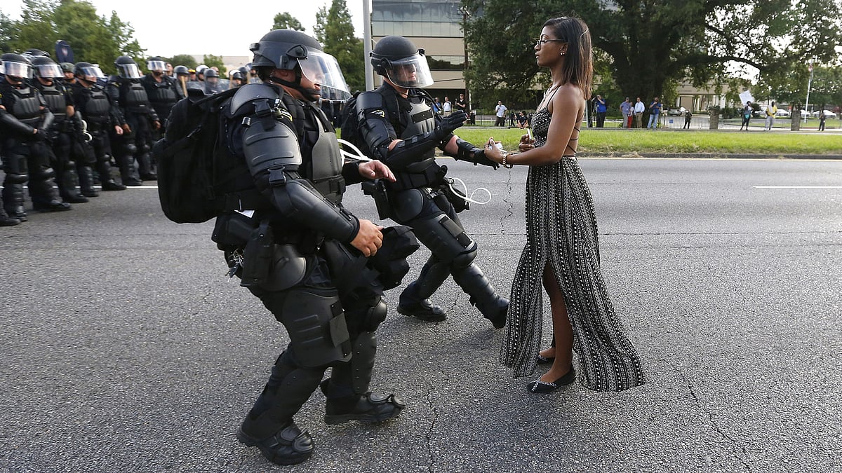 This photograph was captured in Baton Rouge during the nationwide violent protests against the arbitrary killing of black people by police forces in the USA. (Photo: Reuters) 