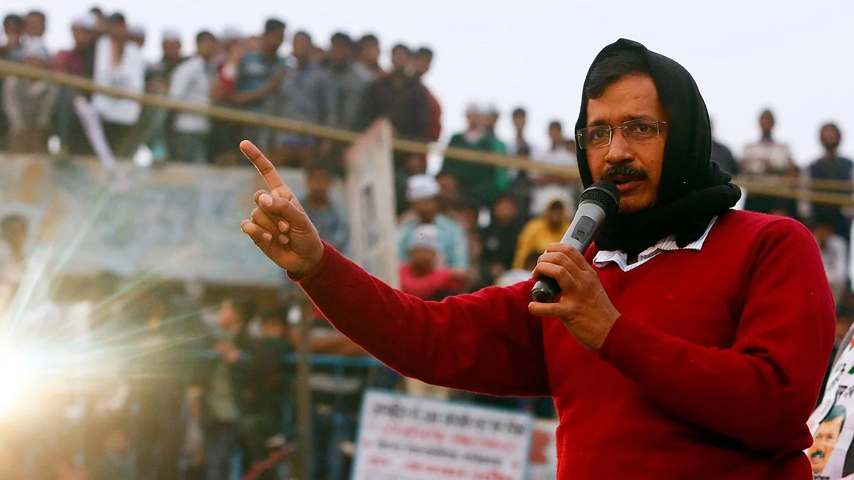 Delhi CM Kejriwal announced revised minimum wages on Wednesday. (Photo: <b>The Quint</b>)
