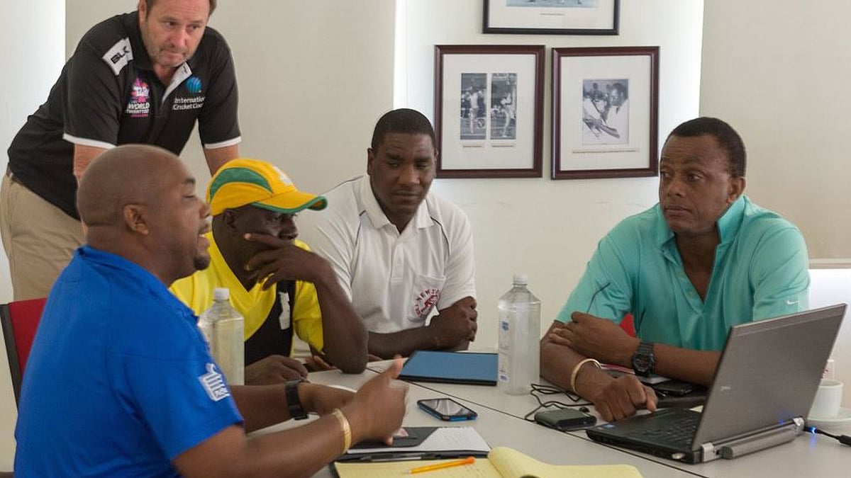 Courtney Walsh, tje highest wicket-taker in ODI cricket from Caribbean,  during the bowling action seminar. (Photo Courtesy: Twitter/<a href="https://twitter.com/CuddyWalsh">@Courtney A Walsh</a>)