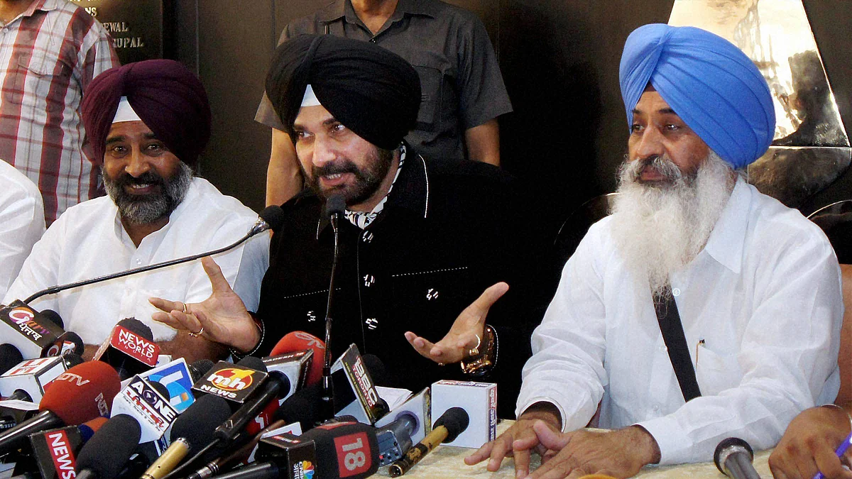 Cricketer-turned-politician Navjot Singh Sidhu formally announced a new politicaL “forum” Awaaz-e-Punjab. (Photo: PTI)