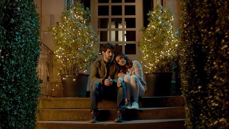 A still from <i>Tum Bin 2</i>. (Photo Courtesy: <a href="https://www.youtube.com/watch?v=qMytogZ18M0&amp;feature=youtu.be">Youtube/T-Series</a>)