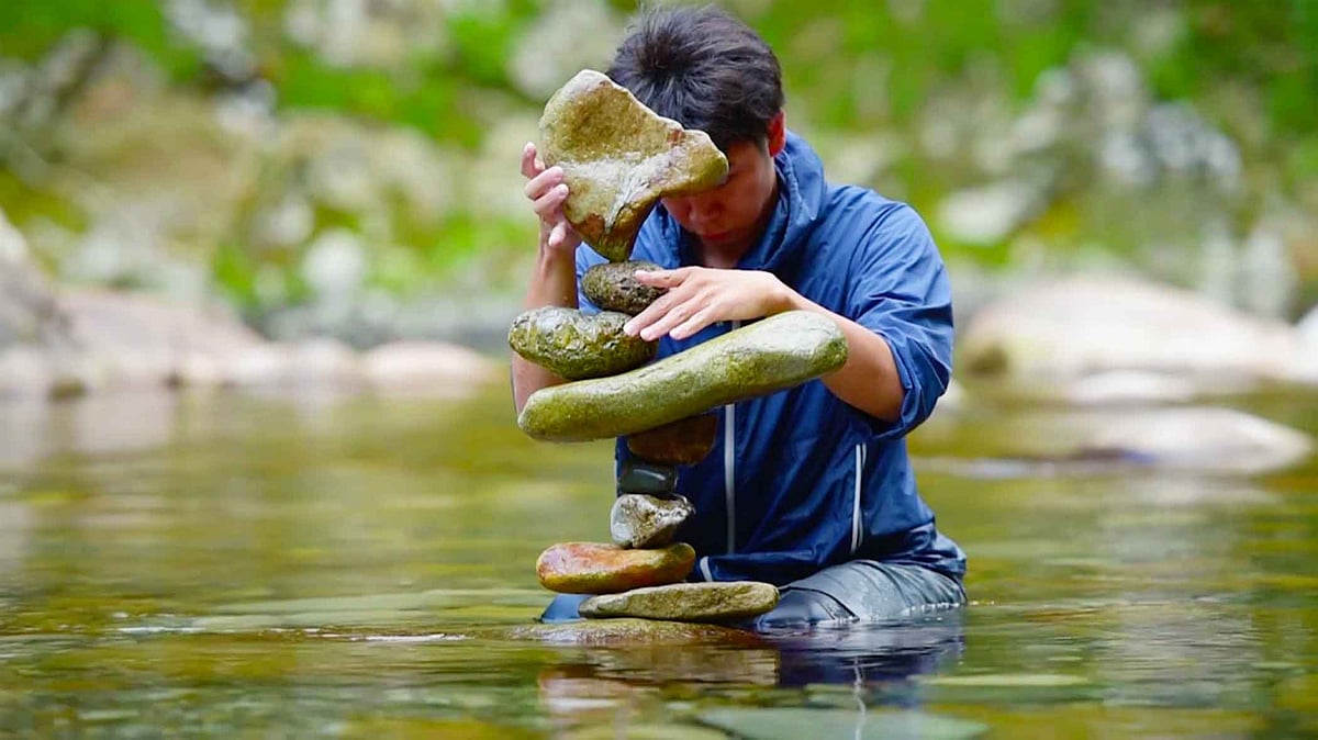 The incredible art of rock balancing mastered by Kokei Mikuni. (Photo Courtesy: AP Screengrab)&nbsp;
