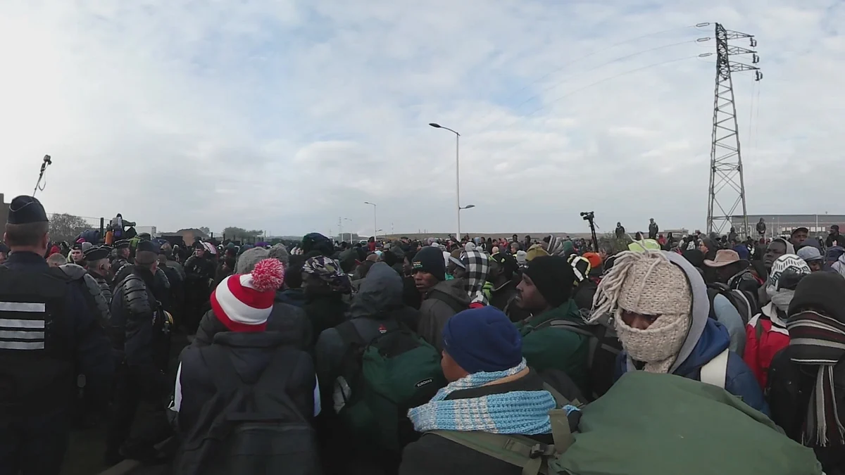 Thousands of immigrants were forced to vacate  ‘the Jungle’ camp in Calais after the French authorities began dismantling it. (Photo: Reuters)