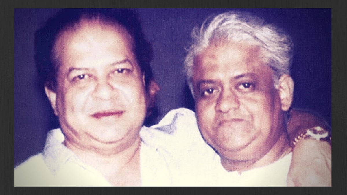  Singing along with Laxmikant-Pyarelal’s best numbers on Laxmikant’s 79th birth anniversary. (Photo: <a href="https://twitter.com/shamsundar_sk/status/762329302364938240">Twitter/@shamsundar_sk</a>) &nbsp;