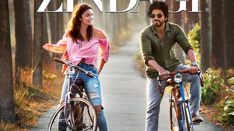 The first poster of <i>Dear Zindagi</i>. (Photo courtesy: Twitter)