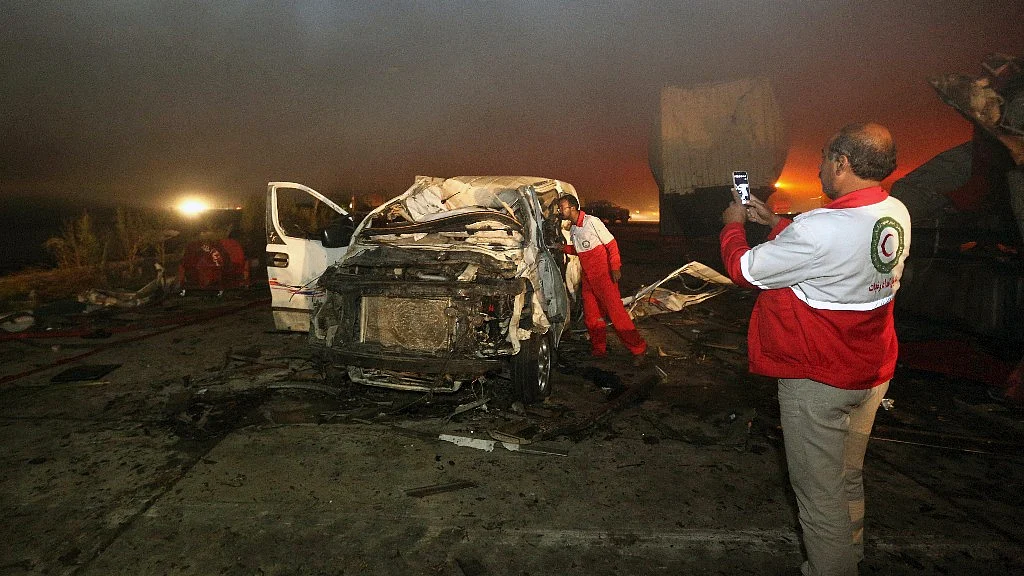 

Islamic State claimed three suicide car bombs that killed at least 15 civilians and eight Iraqi policemen on Thursday. Representational Image. (Photo: AP)