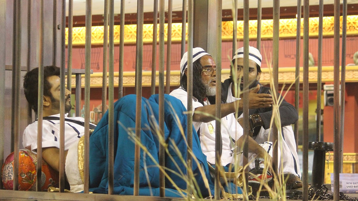 Swami Om wants to become the captain and it’s a scary thing. (Photo Courtesy: ColorsTV)