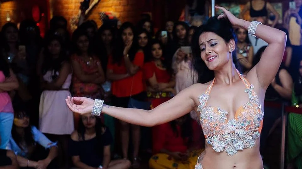 Meher is a trained belly dancer from Banjara School of Drama (Photo: Facebook/<a href="https://www.facebook.com/photo.php?fbid=1269785653061377&amp;set=a.145219572184663.17759.100000898626604&amp;type=3&amp;theater">Meher Mallik</a>)
