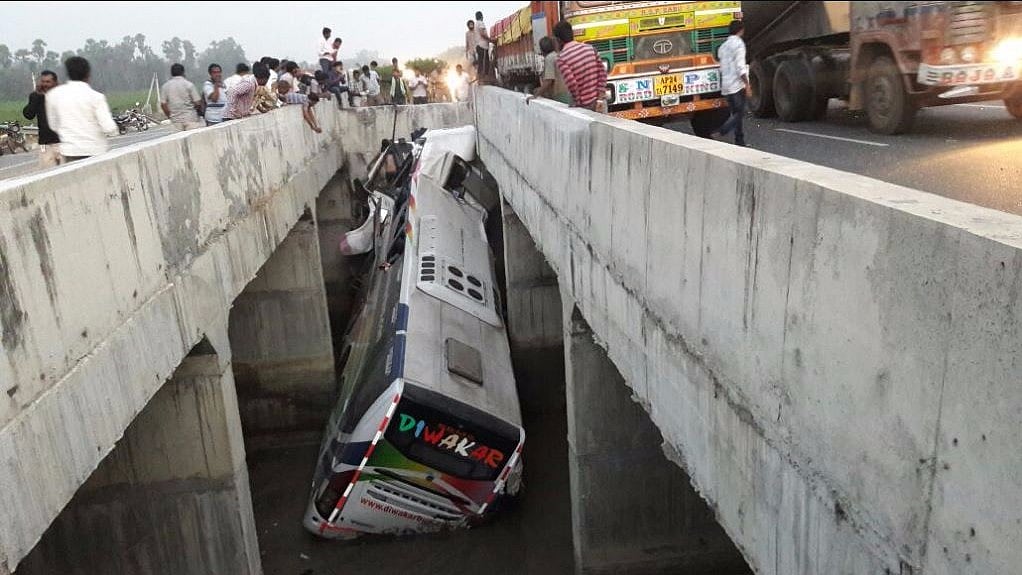 The bus fell off a flyover and plunged into a river in Andhra Pradesh’s Krishna district. (Photo Courtesy: Twitter/@<a href="https://twitter.com/Iamtssudhir/status/836389063938670592/photo/1">Iamtssudir</a>)