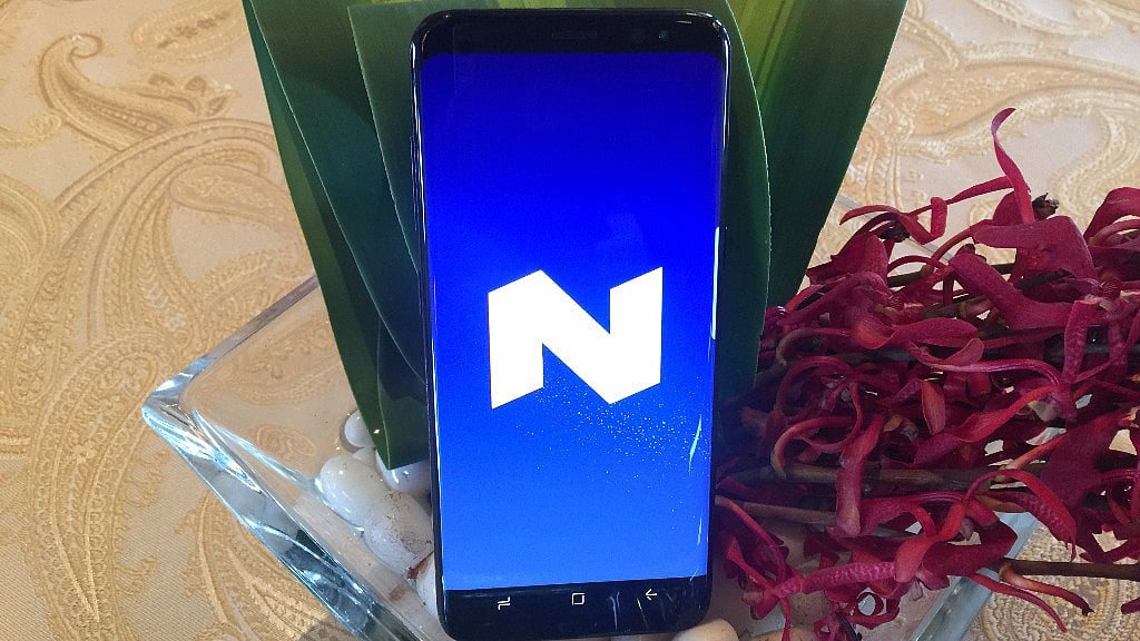 Samsung S8 comes with Infinity display. (Photo: <b>The Quint</b>)