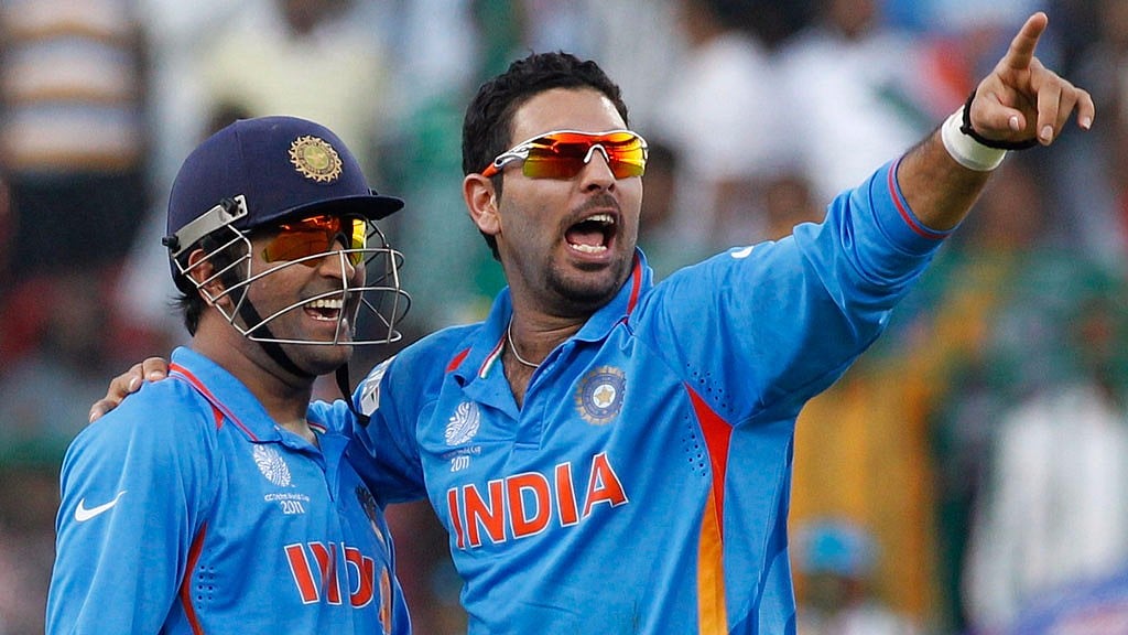 File photo of MS Dhoni (L) and Yuvraj Singh (R). (Photo: Reuters)