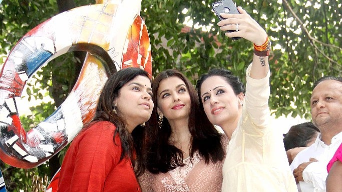 

Aishwarya Rai Bachchan thanked Nagi for her contributions towards the city’s beautification. (Photo: Yogen Shah)