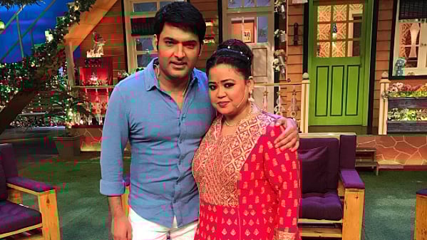 Kapil Sharma with Bharti Singh on the sets of <i>The Kapil Sharma Show.</i>