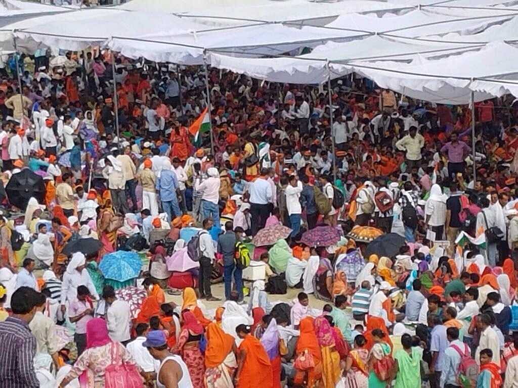 

After the Supreme Court’s decision to cancel their appointment by the education department in UP, thousands of affected ‘Shiksha Mitra’ gathered for a mass protest in Lucknow.