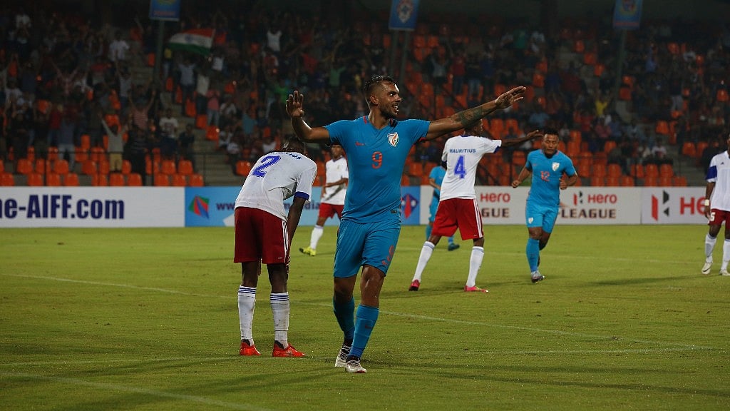 

 Jean Mervyn Jocelyn gave the visitors a shock lead before Robin Singh &amp; substitute Balwant Singh scored. 