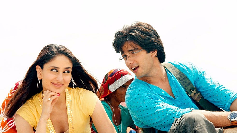Shahid Kapoor and Kareena Kapoor in <i>Jab We Met.</i>