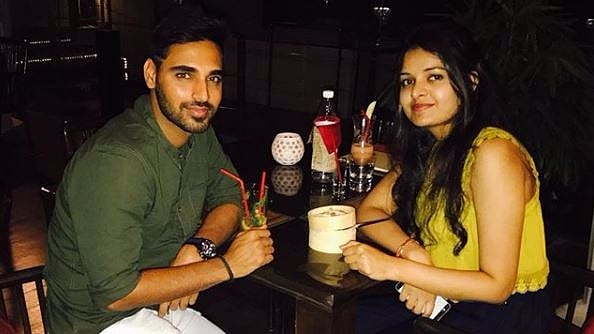 Bhuvanwshwar Kumar with his girlfriend.
