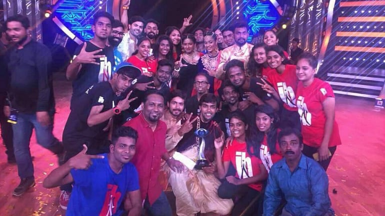 Aarav with <i>Bigg Boss</i> Tamil housemates celebrating his win.