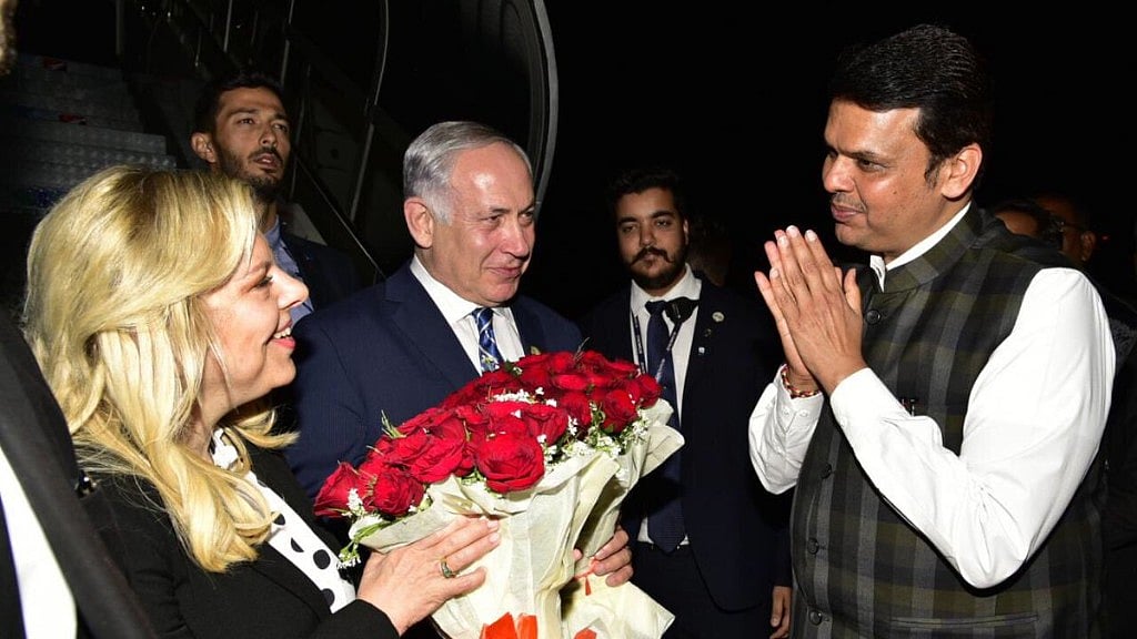 Maharashtra CM Devendra Fadnavis welcomes Israel Prime Minister Benjamin Netanyahu and his wife Sara to Mumbai.&nbsp;