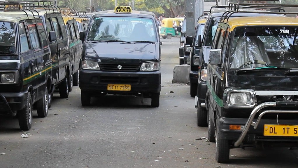 <span style="white-space: pre-wrap; background-color: rgb(255, 255, 255);">The government has fixed a minimum fare of Rs 44 on small cabs and Rs 80 for luxury cabs.</span>