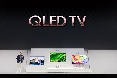 Jonghee Han, President of Visual Display Business at Samsung Electronics, introducing the new 2018 QLED TVs