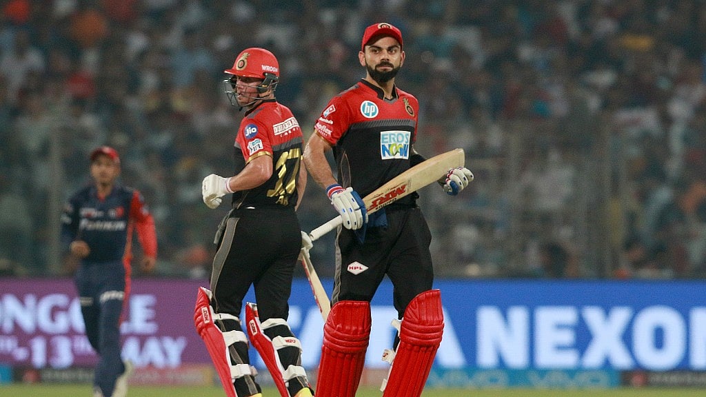 Kohli and de Villiers put together an 118-run stand to defeat Delhi Daredevils by 5 wickets