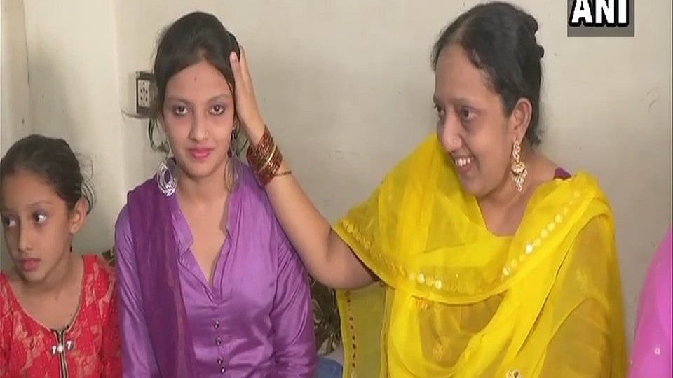 Aafreen Shaikh with her mother.