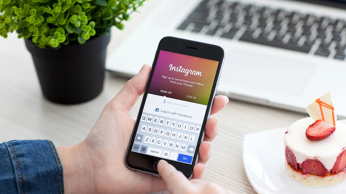 Signing up for a new Instagram account.